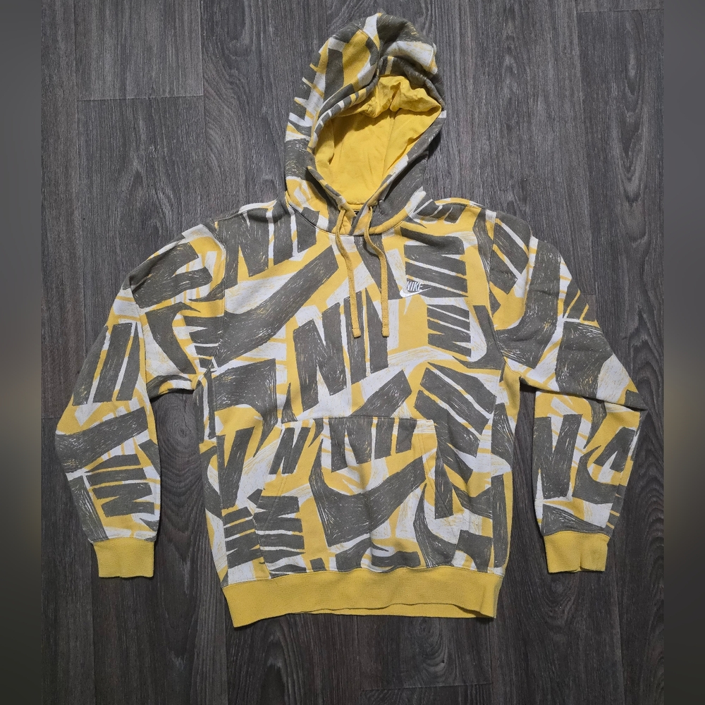 Men's Nike Scattered Logo | Yellow Sweatshirt